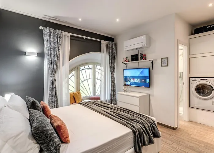 Colosseum Royal Apartment *